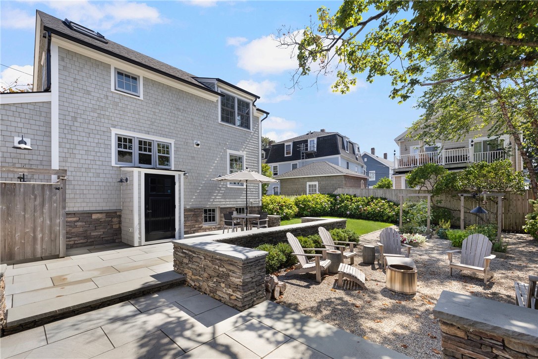 9 Anthony Street Newport, RI 02840 - Photo 21 of 43