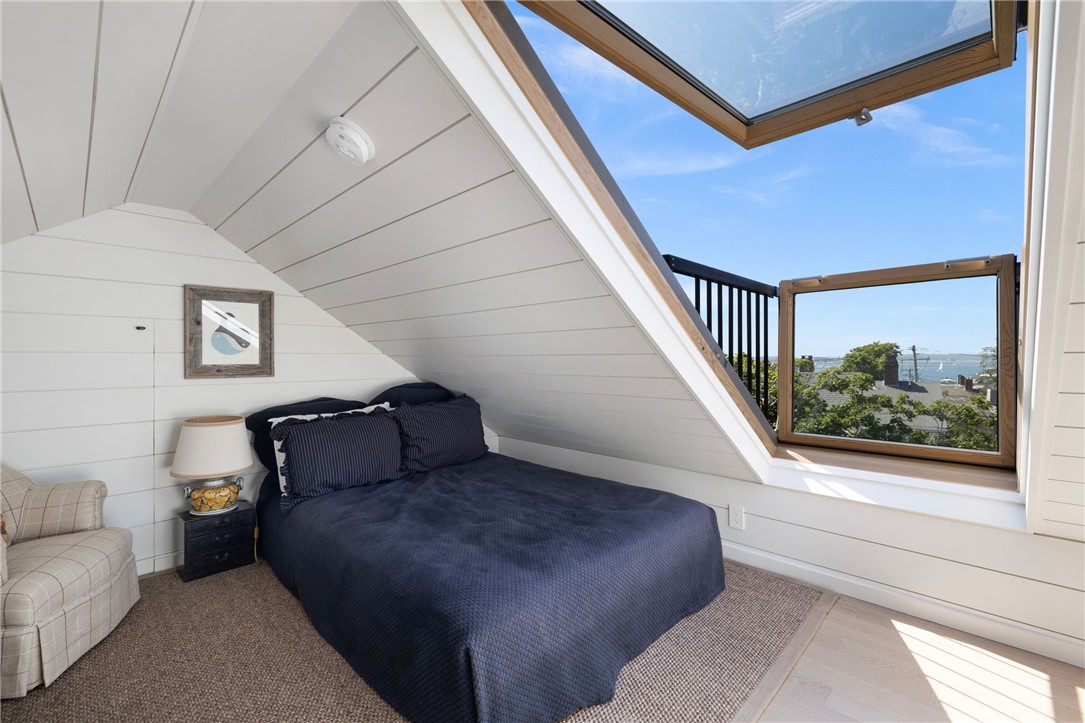 9 Anthony Street Newport, RI 02840 - Photo 33 of 43