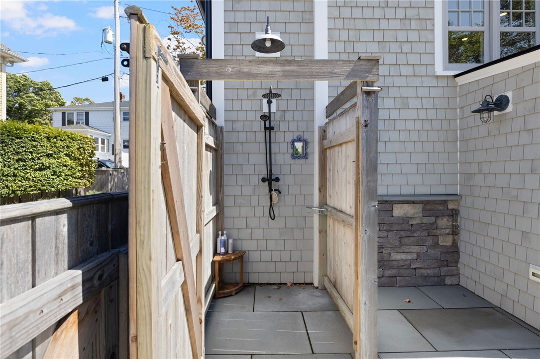 9 Anthony Street Newport, RI 02840 - Photo 40 of 43