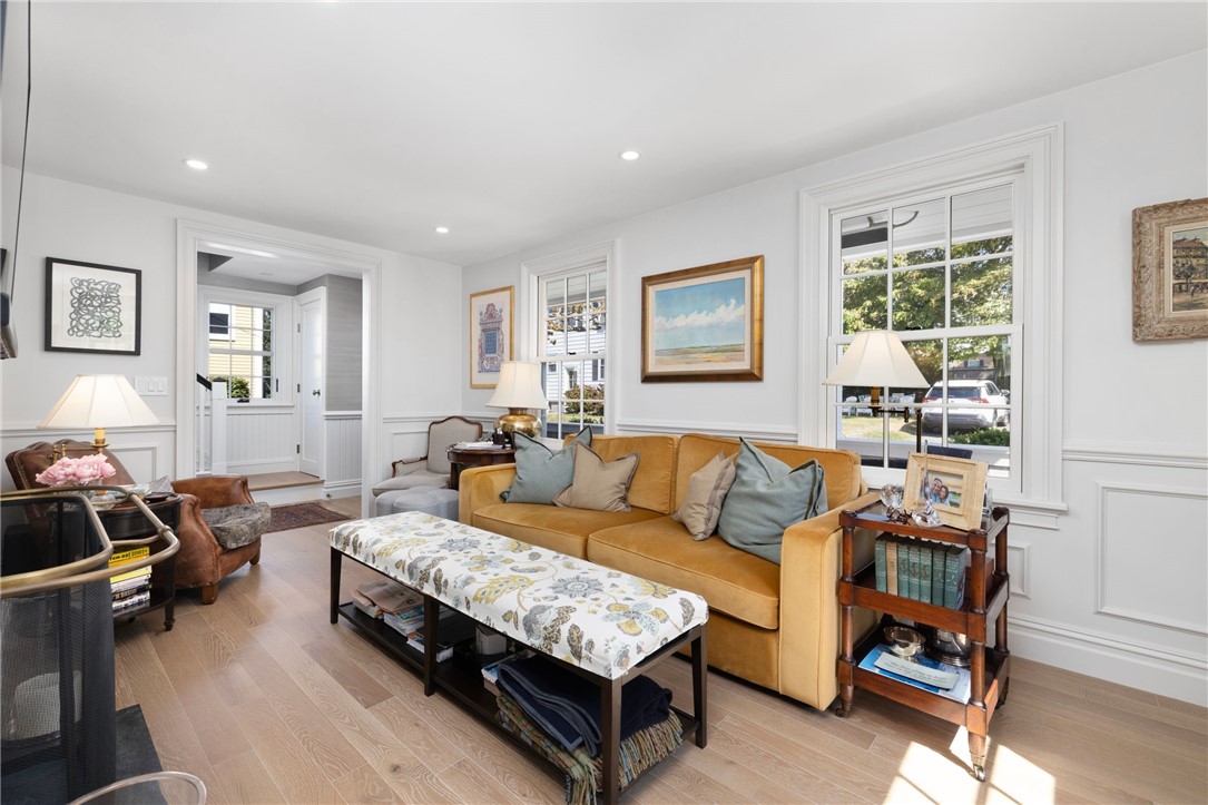 9 Anthony Street Newport, RI 02840 - Photo 6 of 43