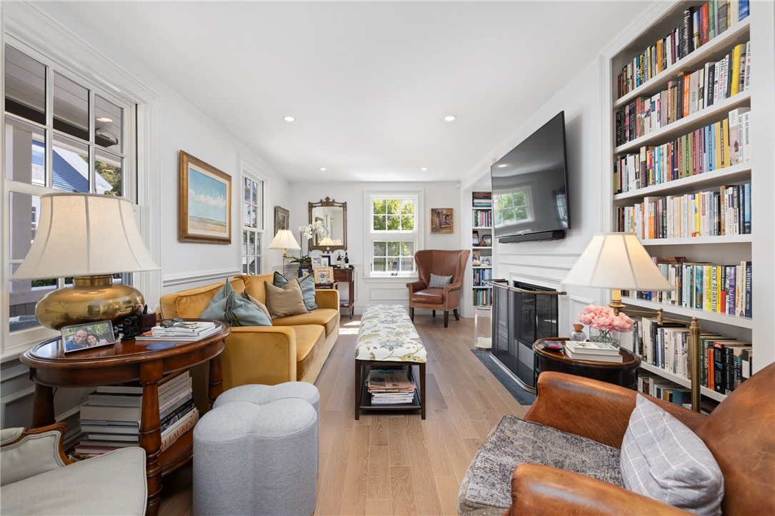 9 Anthony Street Newport, RI 02840 - Photo 7 of 43