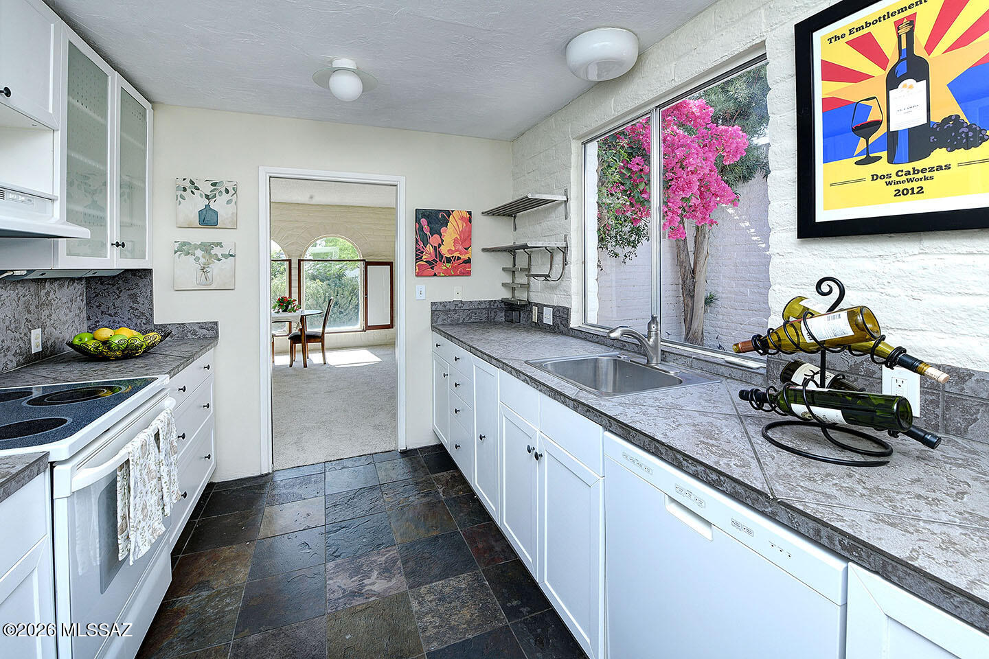 719 West Las Lomitas Road Tucson, AZ 85704 - Photo 20 of 44 a kitchen with lots of counter top space