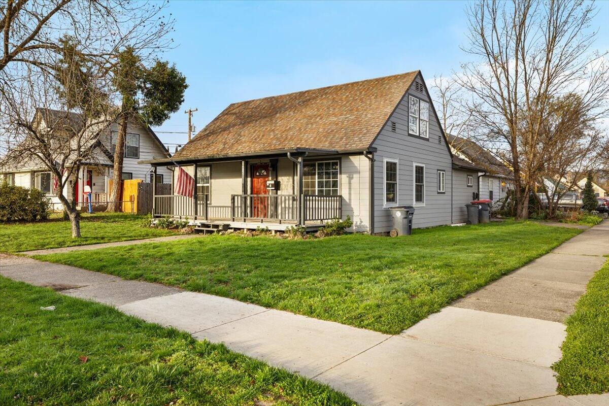 415 Summit Avenue Medford, OR 97501 - Photo 1 of 43 01-CI_0545