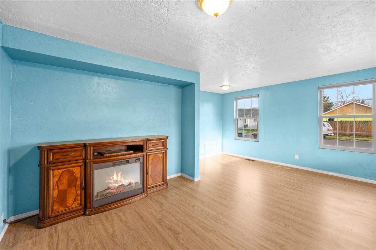 415 Summit Avenue Medford, OR 97501 - Photo 7 of 43 05-CI_0561