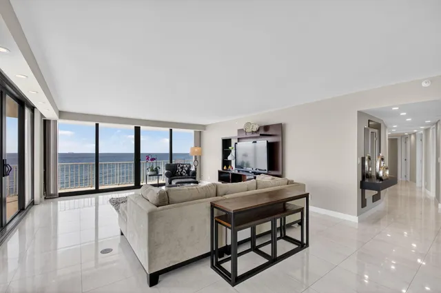 $20,000 | 3400 South Ocean Boulevard, Unit 5D1, Palm Beach, FL 33480