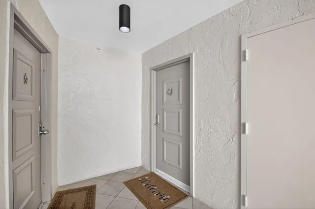 $20,000 | 3400 South Ocean Boulevard, Unit 5D1, Palm Beach, FL 33480