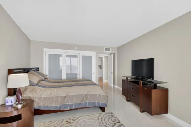 $20,000 | 3400 South Ocean Boulevard, Unit 5D1, Palm Beach, FL 33480