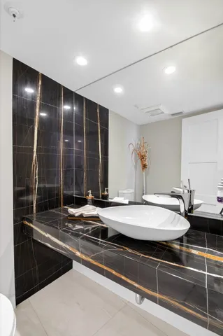 $20,000 | 3400 South Ocean Boulevard, Unit 5D1, Palm Beach, FL 33480