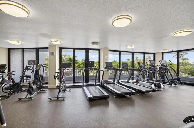 $20,000 | 3400 South Ocean Boulevard, Unit 5D1, Palm Beach, FL 33480