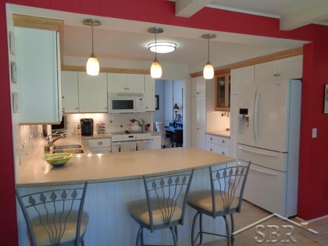 401 Stoneham Road Saginaw, MI 48638 - Photo 10 of 24 Kitchen