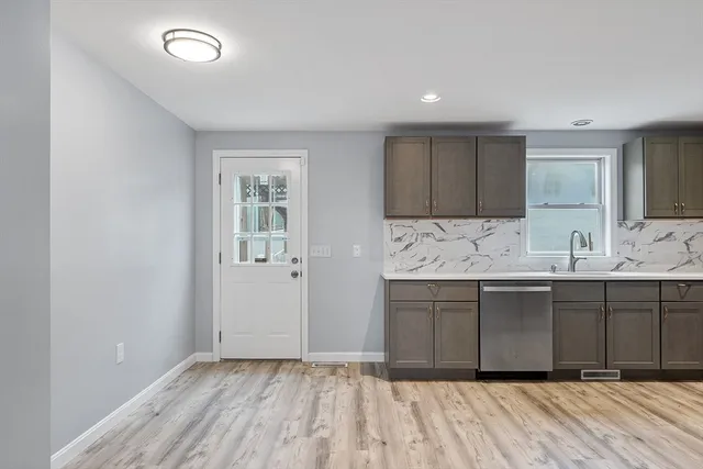 $2,750 | 4 Moran Court, Unit 4, Lawrence, MA 01841