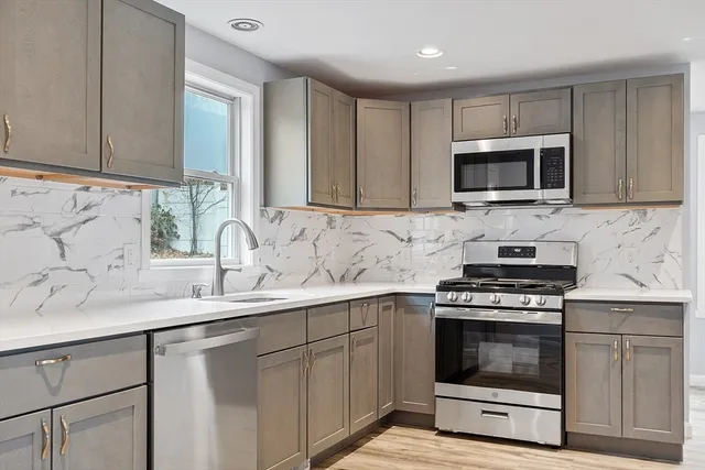 $2,750 | 4 Moran Court, Unit 4, Lawrence, MA 01841