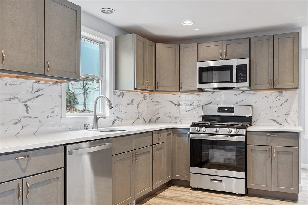 4 Moran Court, Unit 4 Lawrence, MA 01841 - Photo 7 of 38