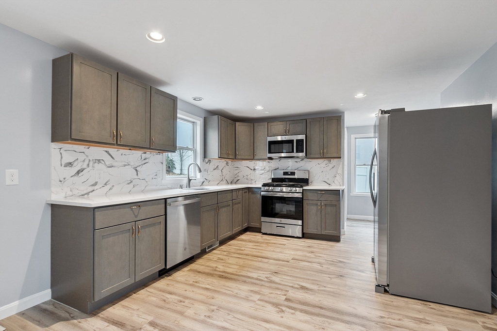 4 Moran Court, Unit 4 Lawrence, MA 01841 - Photo 8 of 38