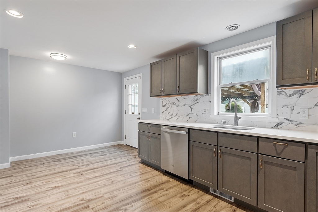 4 Moran Court, Unit 4 Lawrence, MA 01841 - Photo 10 of 38