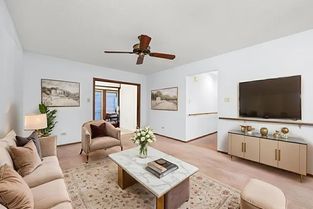 $285,000 | 920 Winter Park Drive, New Lenox, IL 60451