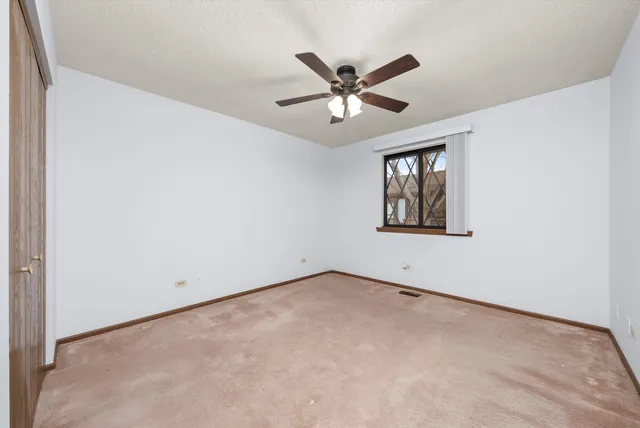 $285,000 | 920 Winter Park Drive, New Lenox, IL 60451