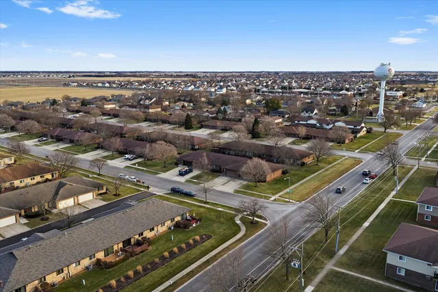 $285,000 | 920 Winter Park Drive, New Lenox, IL 60451