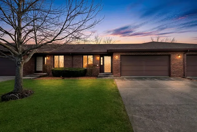 $285,000 | 920 Winter Park Drive, New Lenox, IL 60451