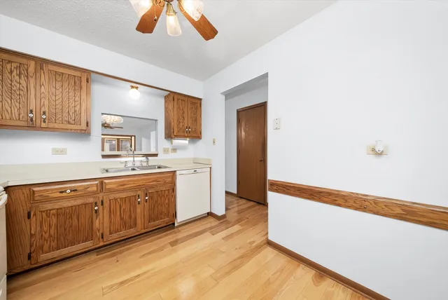 $285,000 | 920 Winter Park Drive, New Lenox, IL 60451