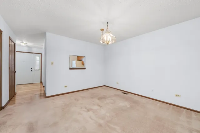 $285,000 | 920 Winter Park Drive, New Lenox, IL 60451