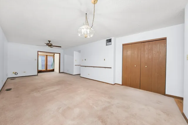 $285,000 | 920 Winter Park Drive, New Lenox, IL 60451