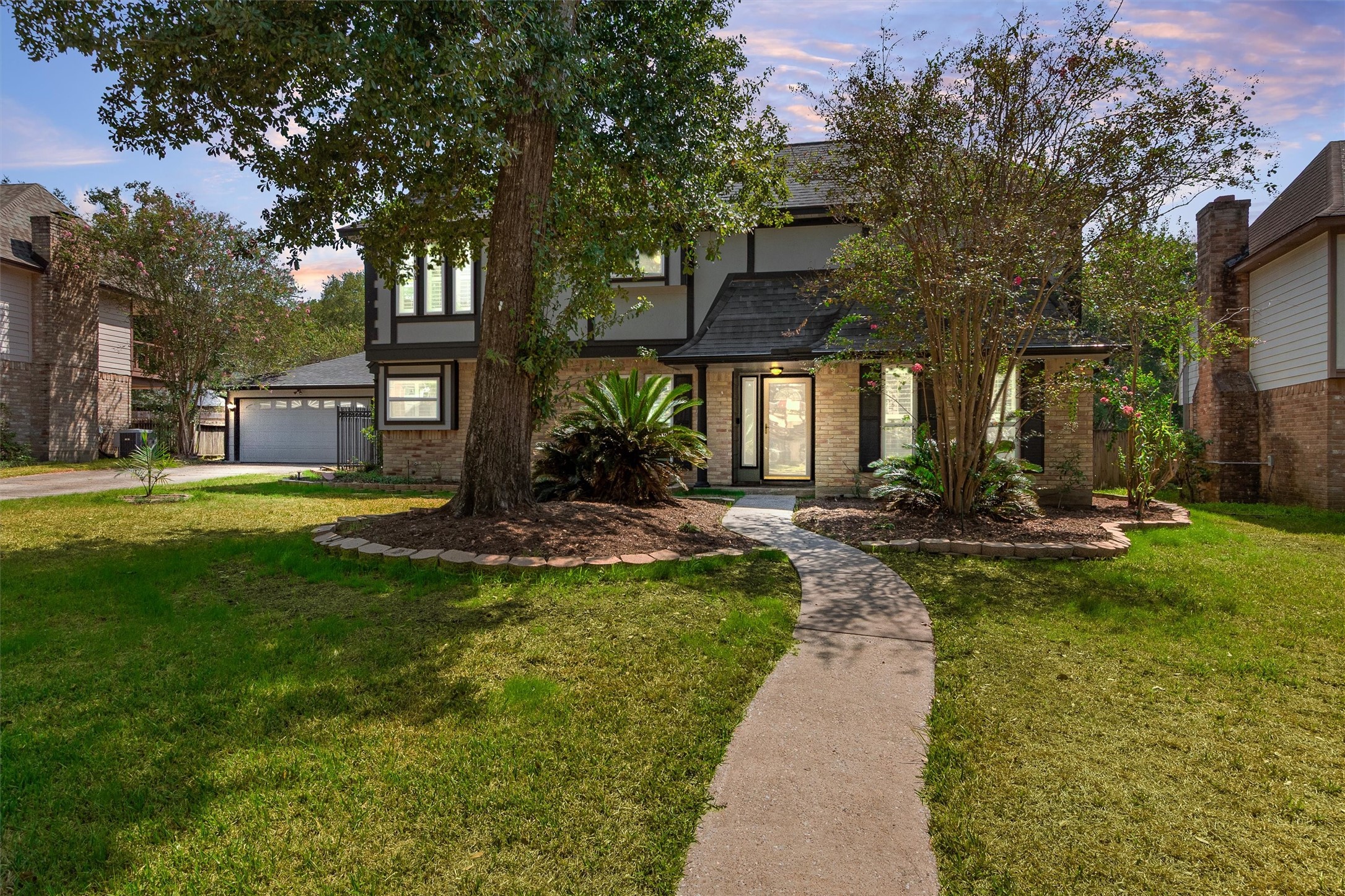 25010 Kingsdown Drive Spring, TX 77389 - Photo 2 of 33 Gallery Image 2