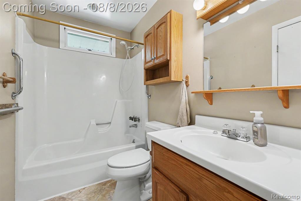 6095 Tipsico Lake Road Holly, MI 48442 - Photo 10 of 23 Gallery Image 10