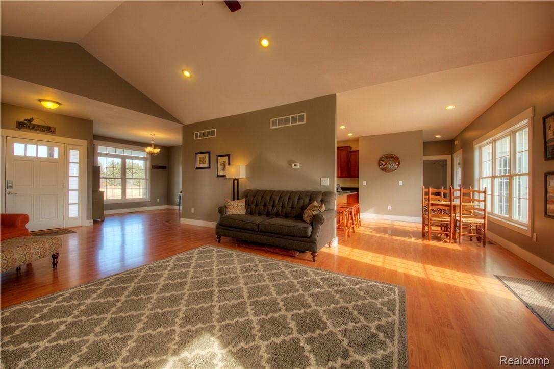 7326 Green Road Fenton, MI 48430 - Photo 12 of 42 930A6130_1_2.jpg