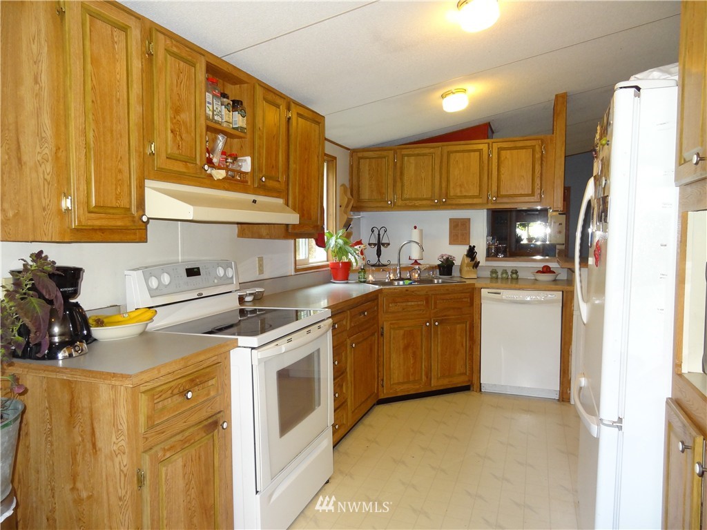 5771 Schornbush Road Deming, WA 98244 - Photo 7 of 15