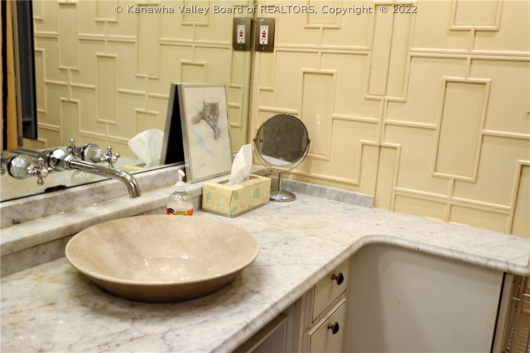 1800 Roundhill Road, Unit 1107 Charleston, WV 25314 - Photo 24 of 28 Gallery Image 24