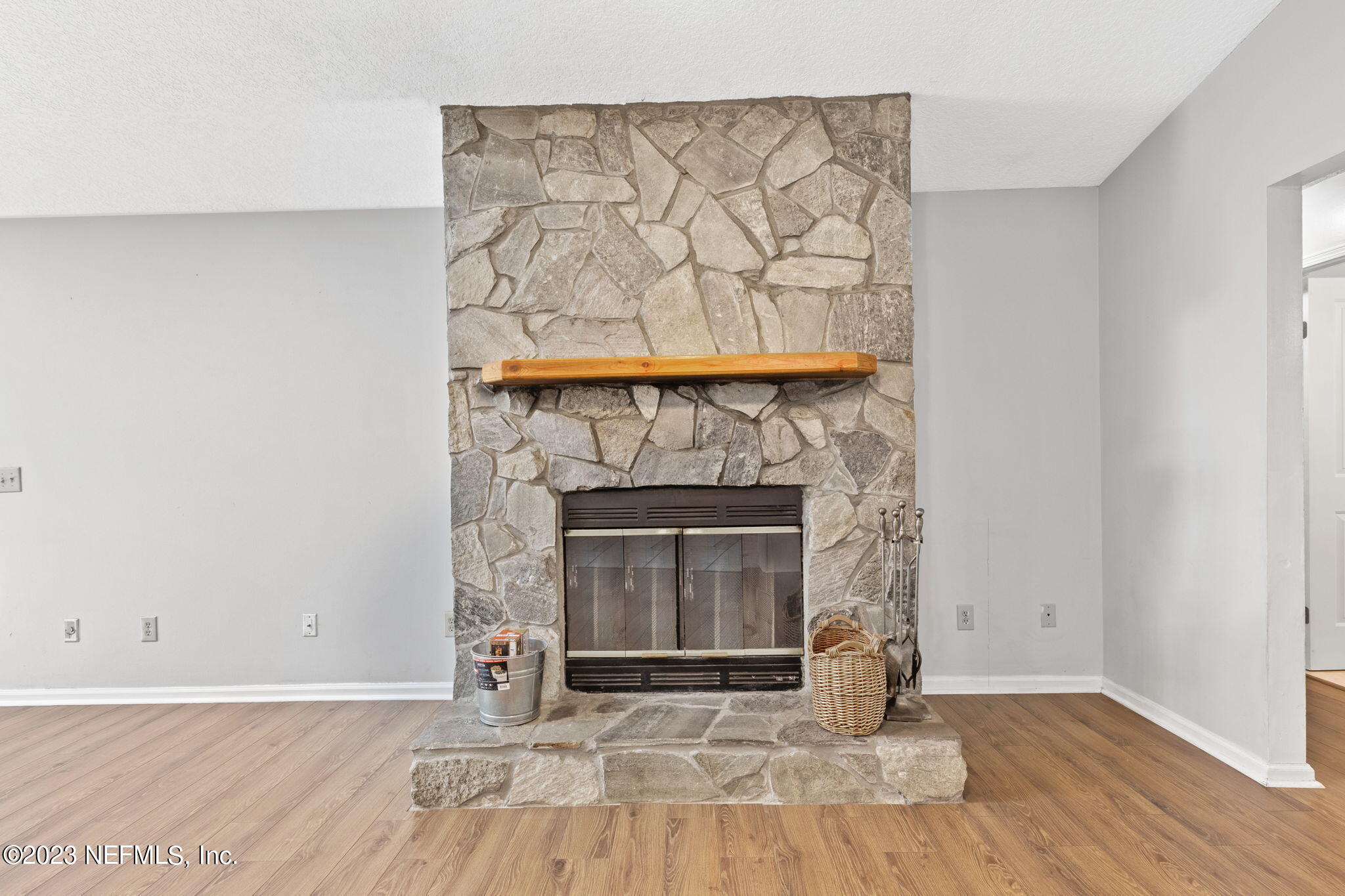 3233 Fritz Road Jacksonville, FL 32226 - Photo 13 of 43 a living room with a fireplace