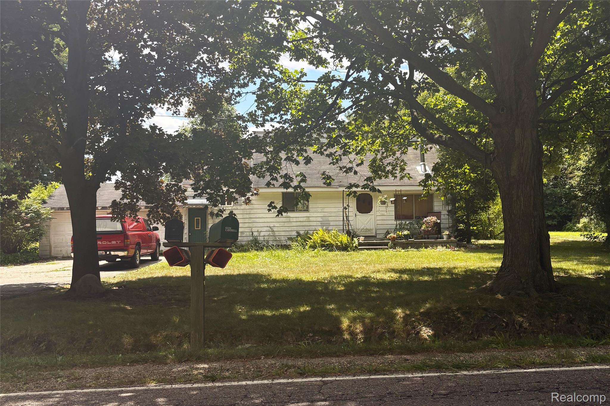 6220 East Carpenter Road Flint, MI 48506 - Photo 1 of 1 front.jpeg
