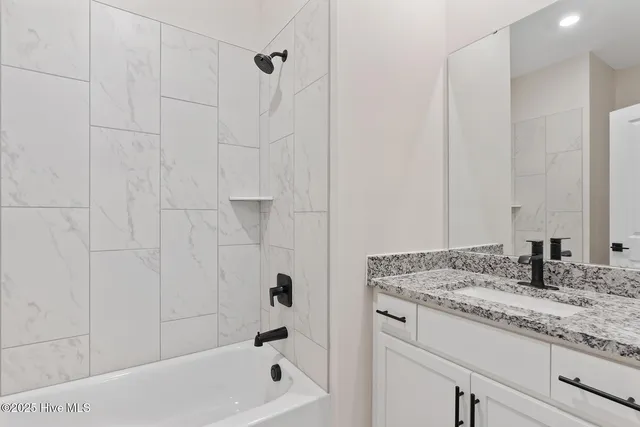 $378,900 | 178 Umbrella Palm Drive, Hampstead, NC 28443