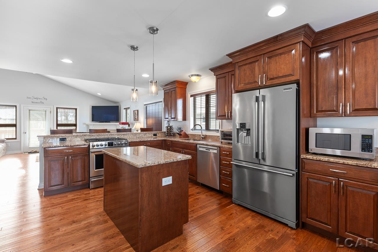 1024 Ridgeview Drive Tecumseh, MI 49286 - Photo 10 of 29 50131512-5b6c9415-2d8c-40f7-993b-9b8649b0d762.JPG