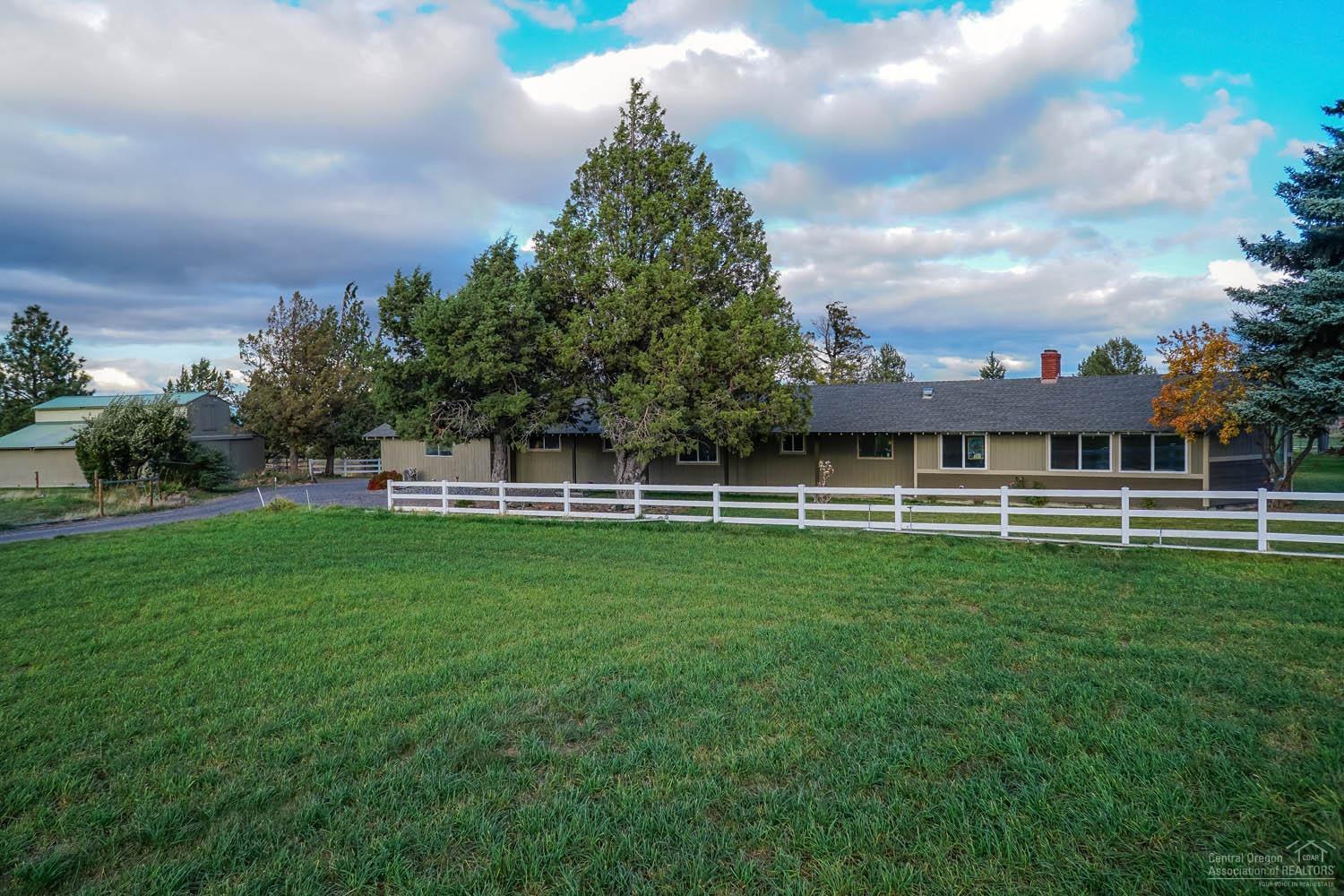60992 Billadeau Road Bend, OR 97702 - Photo 1 of 25 Primary Photo