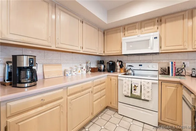 $398,523 | 106 Falls Point Drive, Unit 3C, Lake Ozark, MO 65049