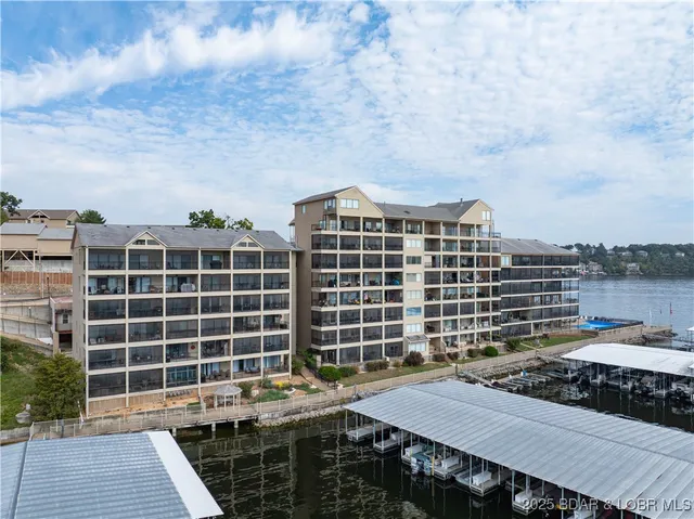 $398,523 | 106 Falls Point Drive, Unit 3C, Lake Ozark, MO 65049