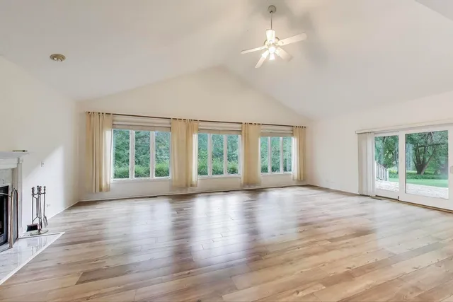 $674,900 | 4 Mulberry Drive, Hawthorn Woods, IL 60047