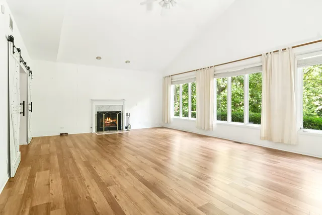 $674,900 | 4 Mulberry Drive, Hawthorn Woods, IL 60047