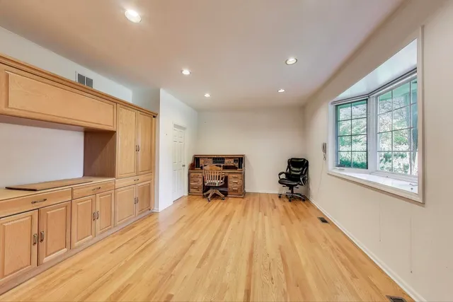 $674,900 | 4 Mulberry Drive, Hawthorn Woods, IL 60047