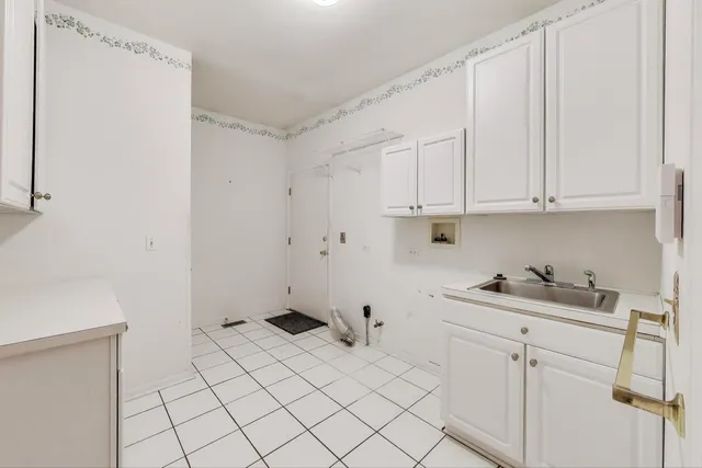 $674,900 | 4 Mulberry Drive, Hawthorn Woods, IL 60047