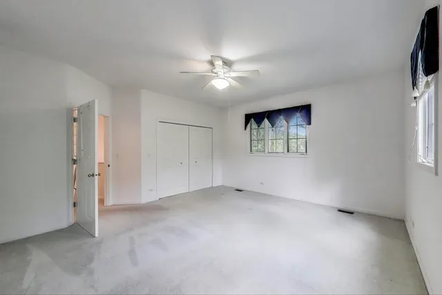 $674,900 | 4 Mulberry Drive, Hawthorn Woods, IL 60047