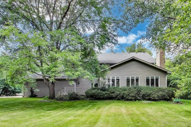 $674,900 | 4 Mulberry Drive, Hawthorn Woods, IL 60047