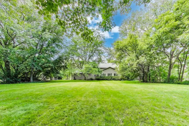 $674,900 | 4 Mulberry Drive, Hawthorn Woods, IL 60047