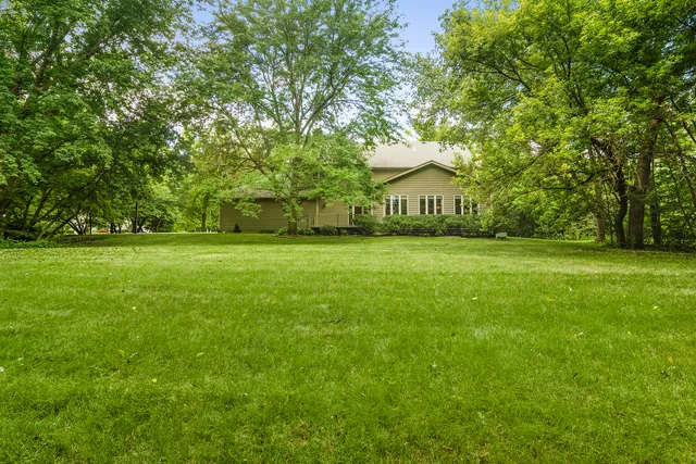 $674,900 | 4 Mulberry Drive, Hawthorn Woods, IL 60047