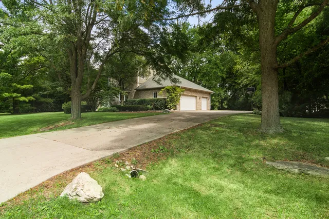 $674,900 | 4 Mulberry Drive, Hawthorn Woods, IL 60047