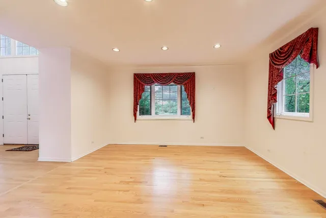 $674,900 | 4 Mulberry Drive, Hawthorn Woods, IL 60047