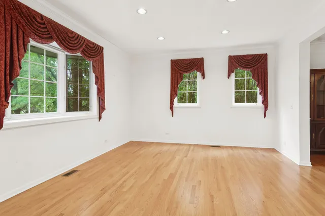 $674,900 | 4 Mulberry Drive, Hawthorn Woods, IL 60047