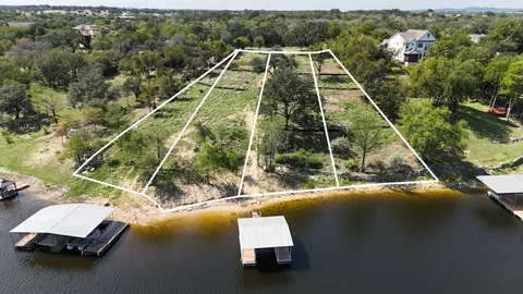 $1,199,000 | 1013 Lakeshore Drive, Spicewood, TX 78669
